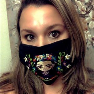 Beautiful artisanal embroidered face mask 😷